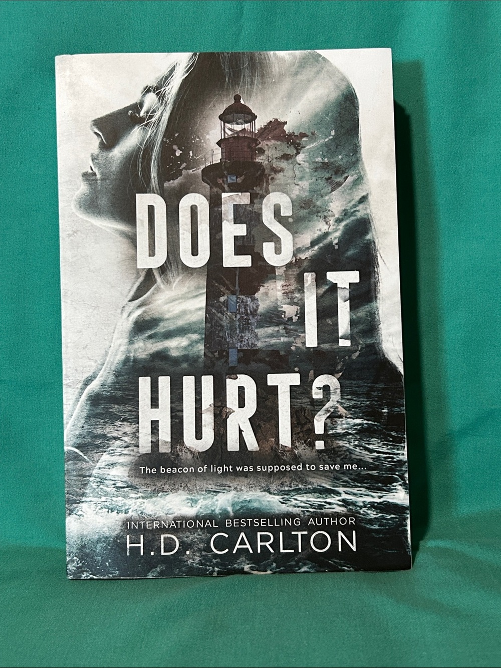 Does It Hurt? by H.D. Carlton - Paperback Thriller